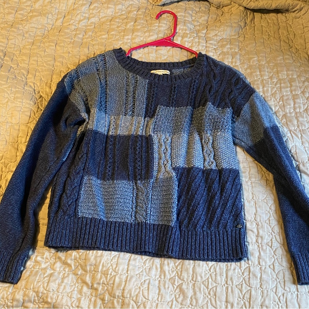AMERICAN EAGLE SWEATER